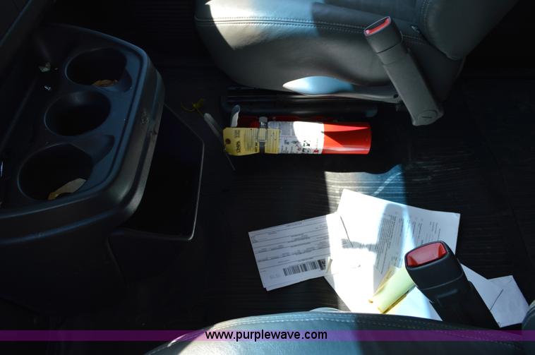 image for item I4571 2009 Chevrolet Express 3500 Extended van