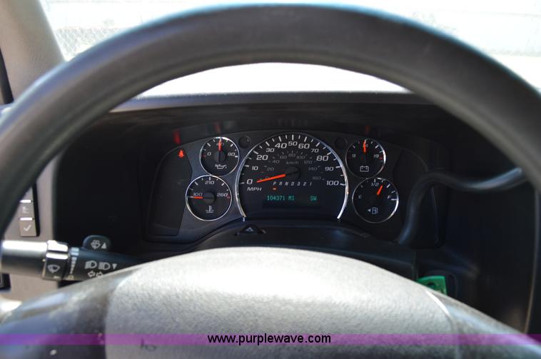 image for item I4571 2009 Chevrolet Express 3500 Extended van