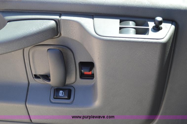 image for item I4571 2009 Chevrolet Express 3500 Extended van