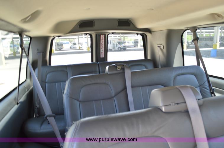 image for item I4573 2009 Chevrolet Express 3500 Extended van
