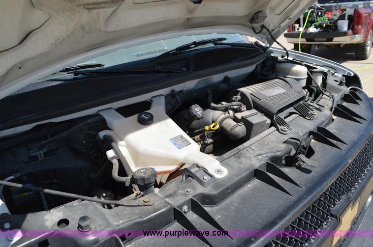image for item I4573 2009 Chevrolet Express 3500 Extended van