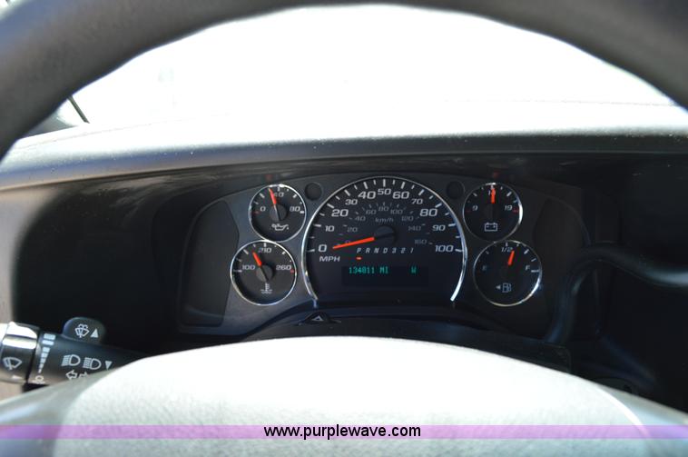 image for item I4573 2009 Chevrolet Express 3500 Extended van