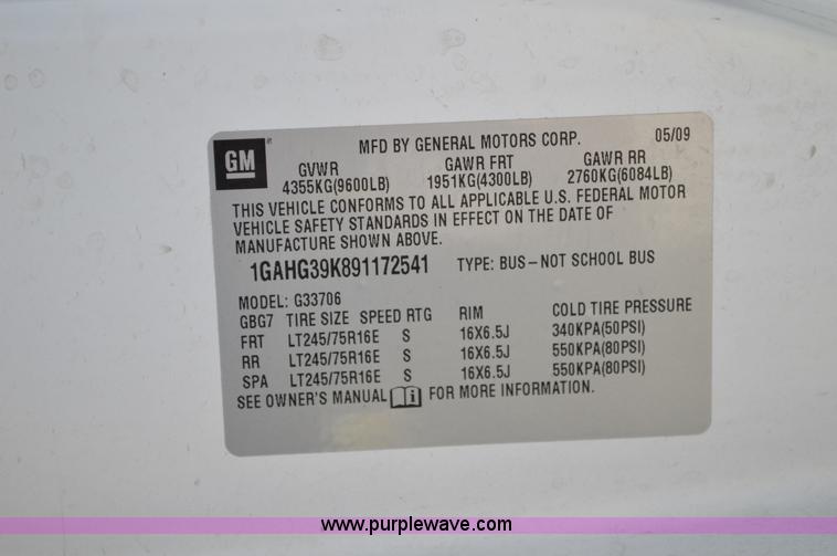 image for item I4573 2009 Chevrolet Express 3500 Extended van