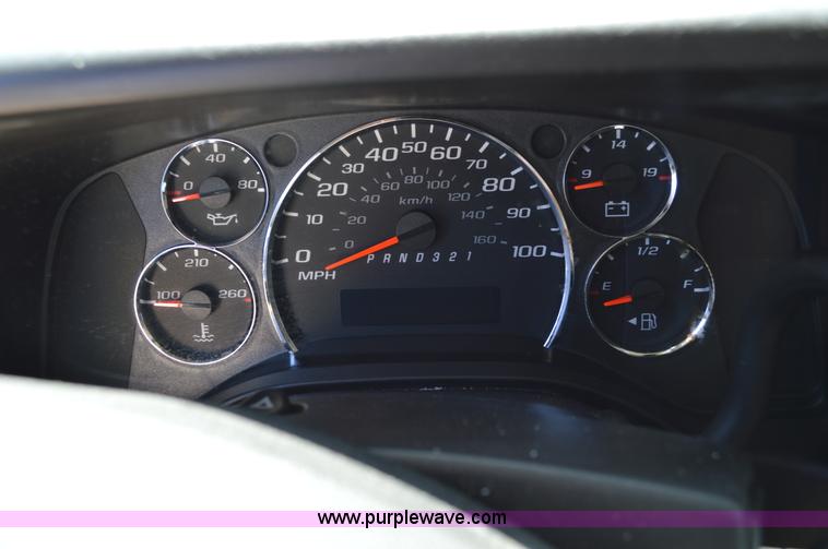 image for item I4574 2009 Chevrolet Express 3500 Extended van