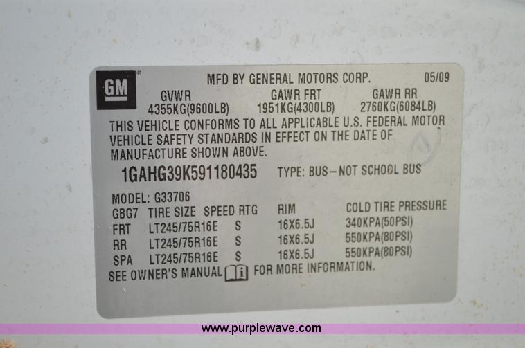 image for item I4574 2009 Chevrolet Express 3500 Extended van