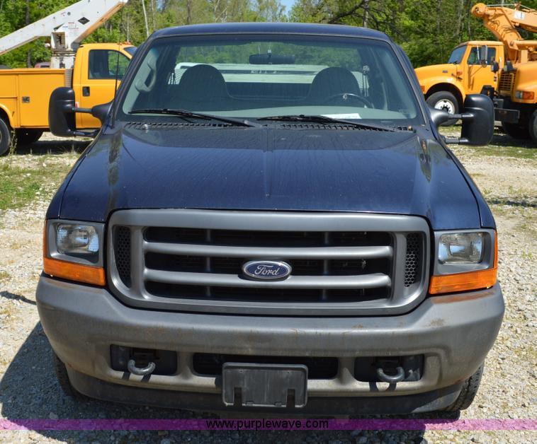 image for item I4578 2001 Ford F250 utility pickup truck