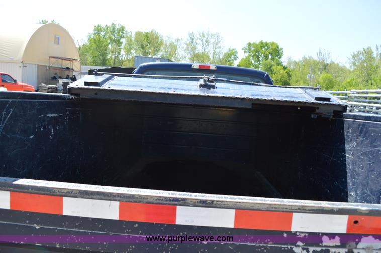 image for item I4578 2001 Ford F250 utility pickup truck