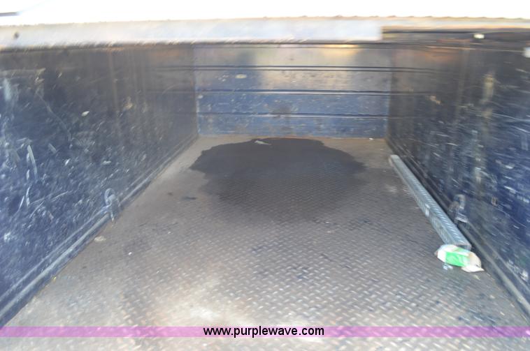 image for item I4578 2001 Ford F250 utility pickup truck