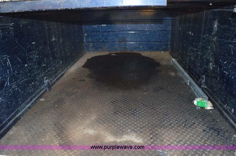 image for item I4578 2001 Ford F250 utility pickup truck