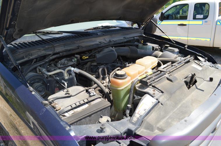 image for item I4578 2001 Ford F250 utility pickup truck