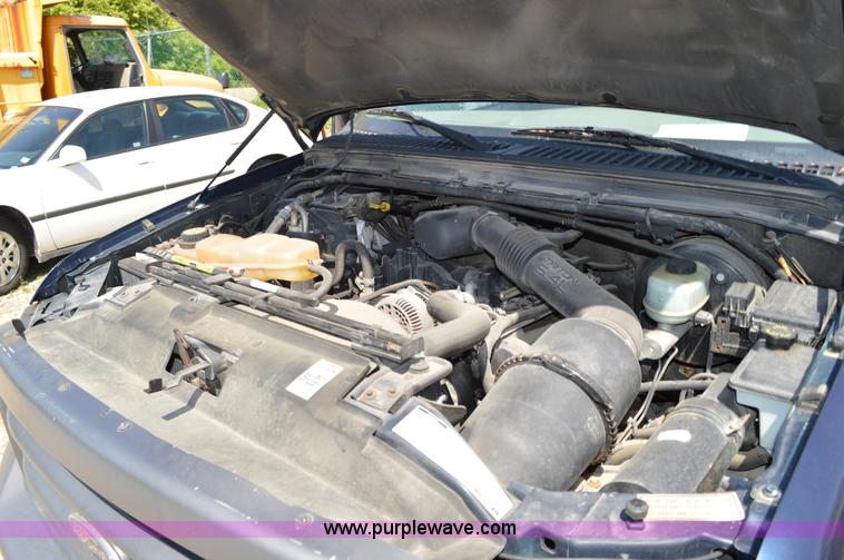 image for item I4578 2001 Ford F250 utility pickup truck