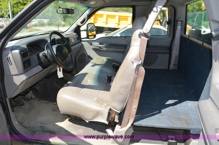 image for item I4578 2001 Ford F250 utility pickup truck