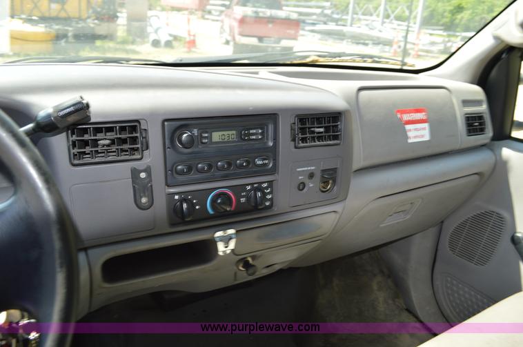 image for item I4578 2001 Ford F250 utility pickup truck