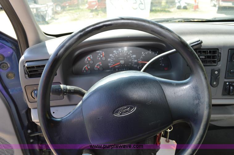 image for item I4578 2001 Ford F250 utility pickup truck