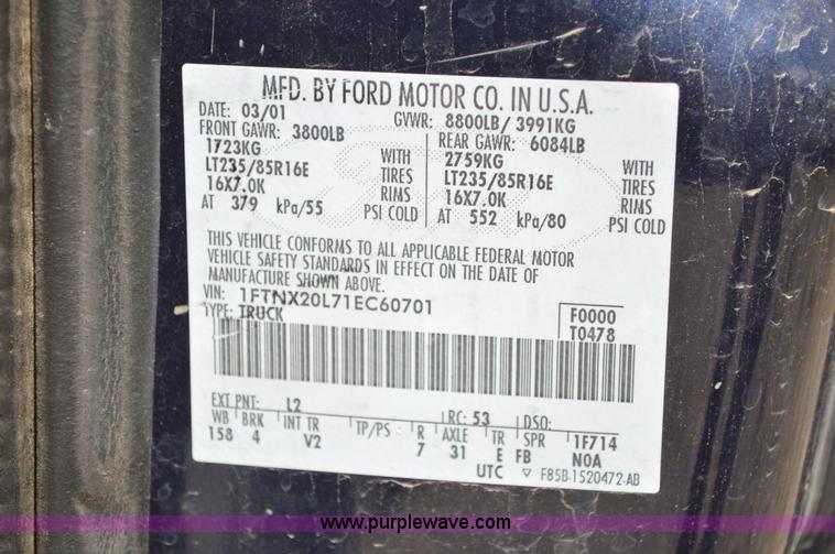 image for item I4578 2001 Ford F250 utility pickup truck