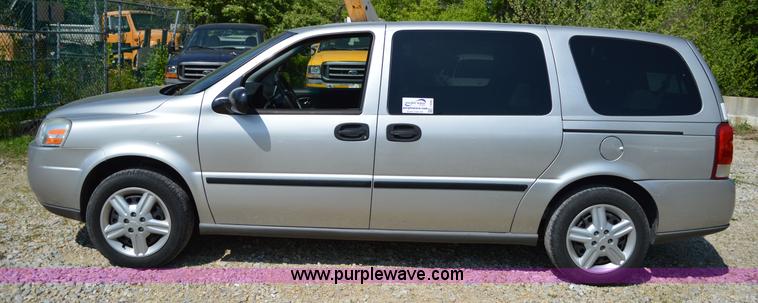 image for item I4582 2005 Chevrolet Uplander van