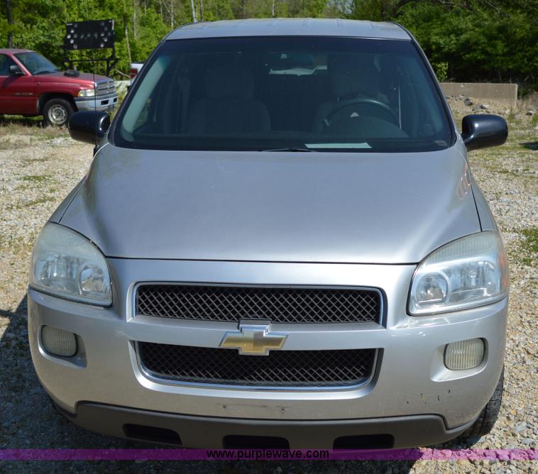 image for item I4582 2005 Chevrolet Uplander van