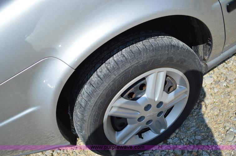 image for item I4582 2005 Chevrolet Uplander van