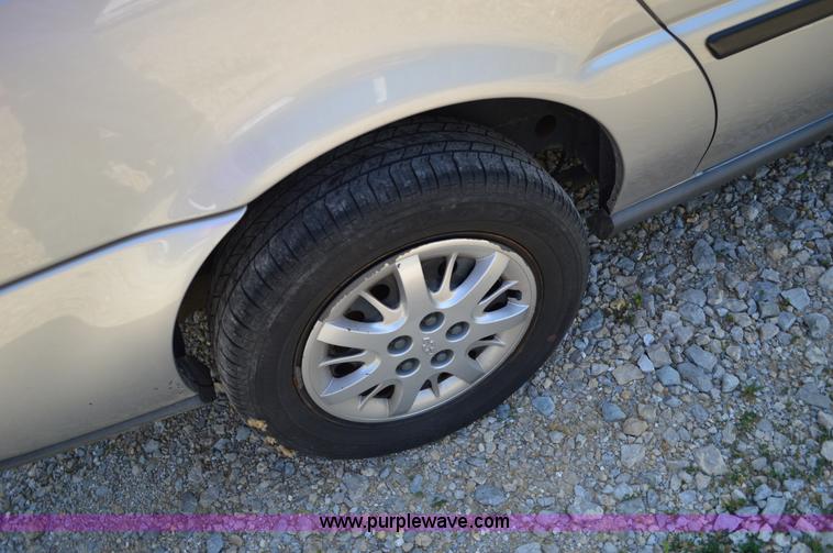 image for item I4582 2005 Chevrolet Uplander van