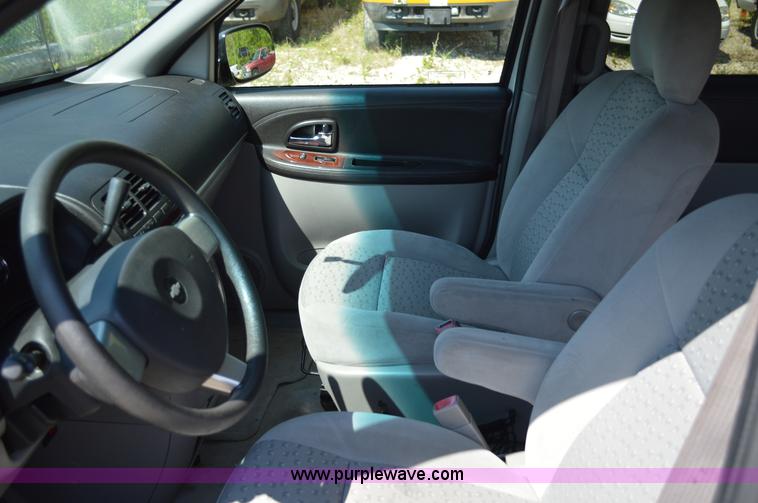 image for item I4582 2005 Chevrolet Uplander van