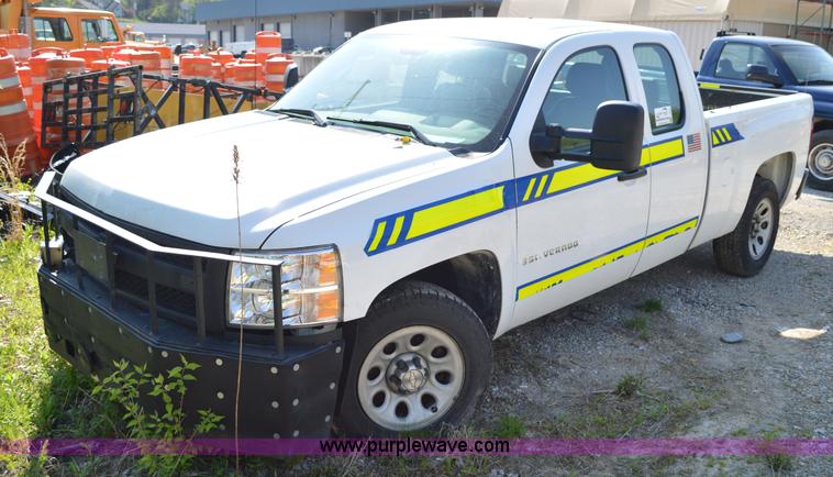 image for item I4587 2009 Chevrolet Silverado 1500 pickup truck