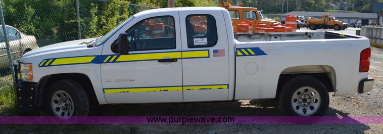 image for item I4587 2009 Chevrolet Silverado 1500 pickup truck