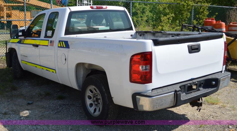 image for item I4587 2009 Chevrolet Silverado 1500 pickup truck