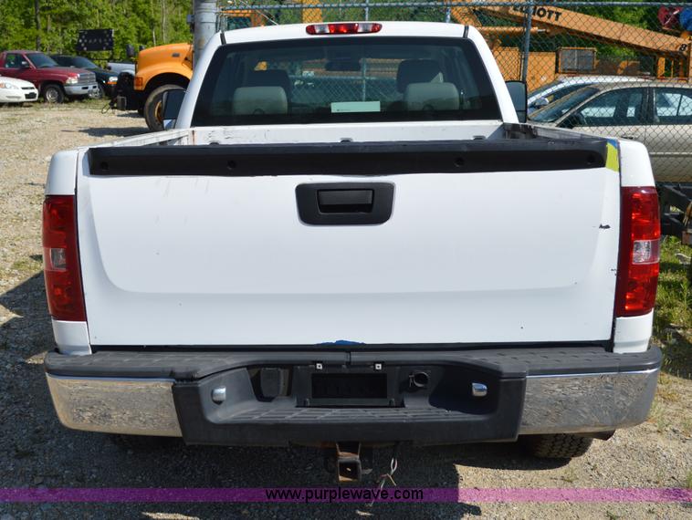 image for item I4587 2009 Chevrolet Silverado 1500 pickup truck