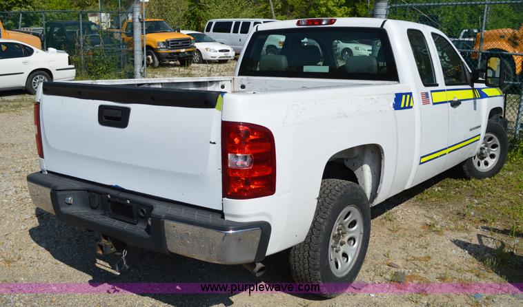 image for item I4587 2009 Chevrolet Silverado 1500 pickup truck