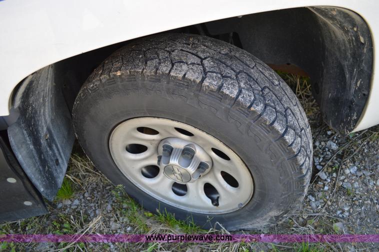 image for item I4587 2009 Chevrolet Silverado 1500 pickup truck