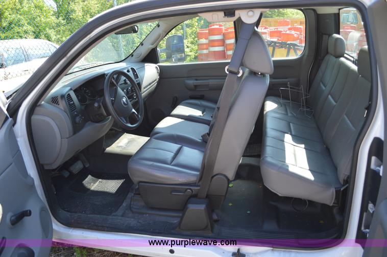 image for item I4587 2009 Chevrolet Silverado 1500 pickup truck