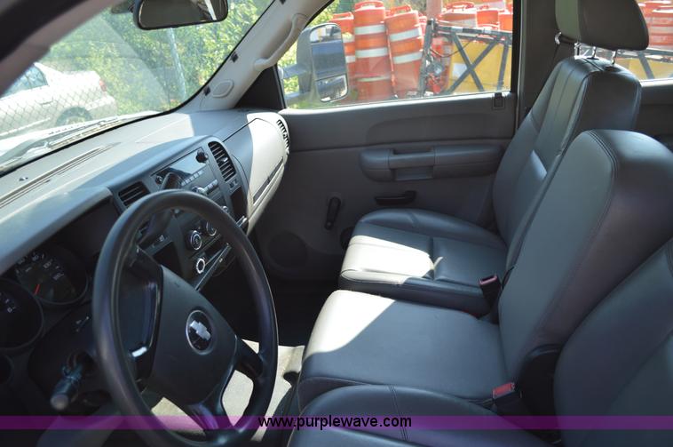 image for item I4587 2009 Chevrolet Silverado 1500 pickup truck