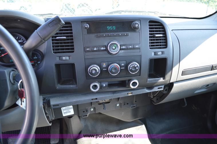 image for item I4587 2009 Chevrolet Silverado 1500 pickup truck