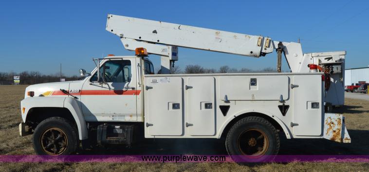 image for item I6856 1989 Ford F600 bucket truck