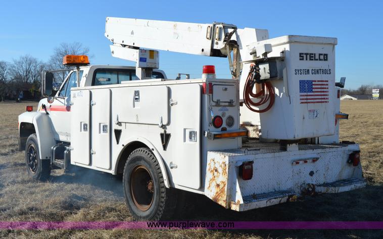 image for item I6856 1989 Ford F600 bucket truck