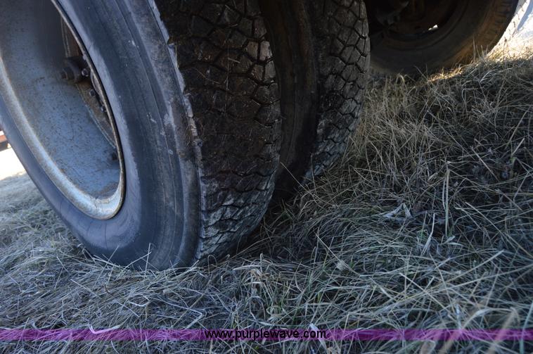image for item I6856 1989 Ford F600 bucket truck