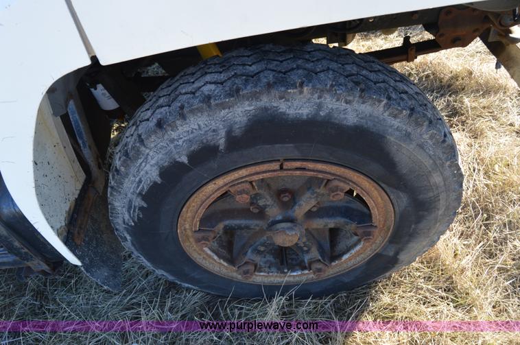 image for item I6856 1989 Ford F600 bucket truck