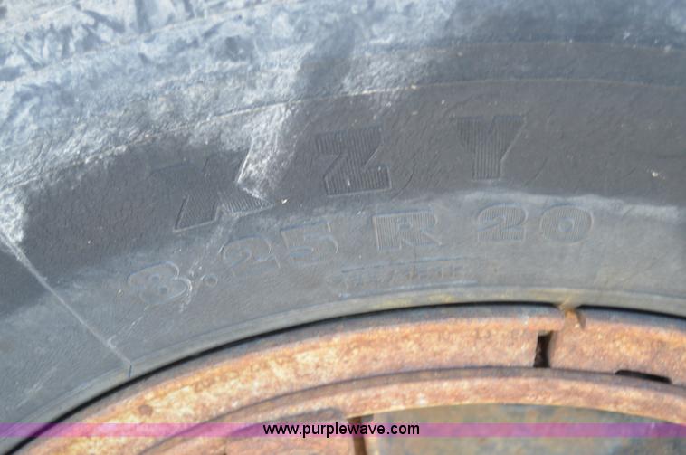 image for item I6856 1989 Ford F600 bucket truck