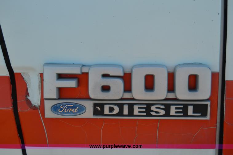 image for item I6856 1989 Ford F600 bucket truck