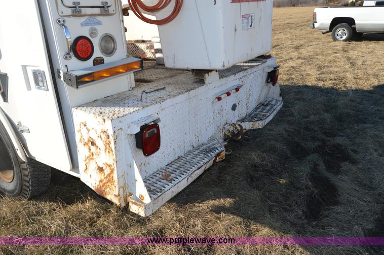 image for item I6856 1989 Ford F600 bucket truck