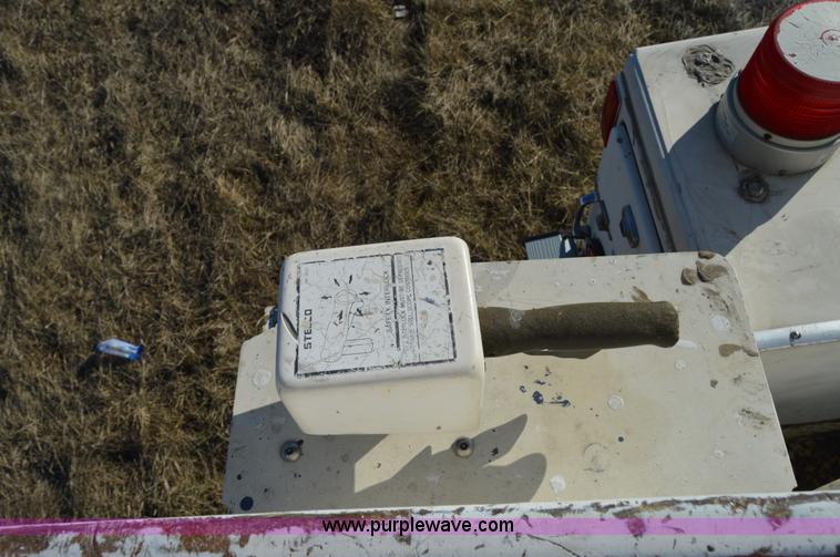image for item I6856 1989 Ford F600 bucket truck