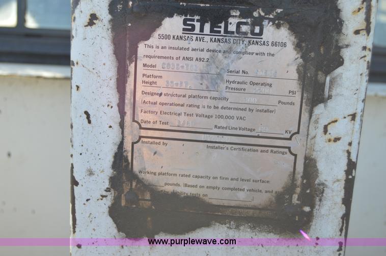 image for item I6856 1989 Ford F600 bucket truck