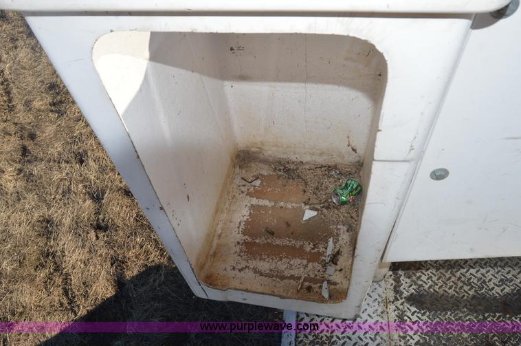 image for item I6856 1989 Ford F600 bucket truck