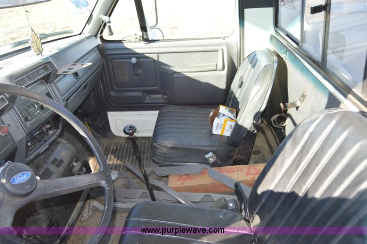 image for item I6856 1989 Ford F600 bucket truck