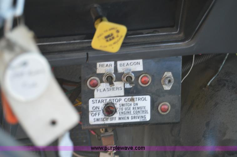 image for item I6856 1989 Ford F600 bucket truck