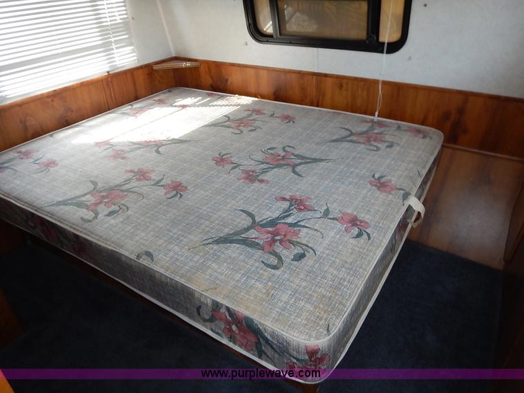 image for item J3943 1995 Layton Skyline 25' camper