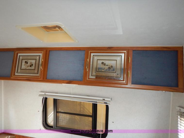 image for item J3943 1995 Layton Skyline 25' camper