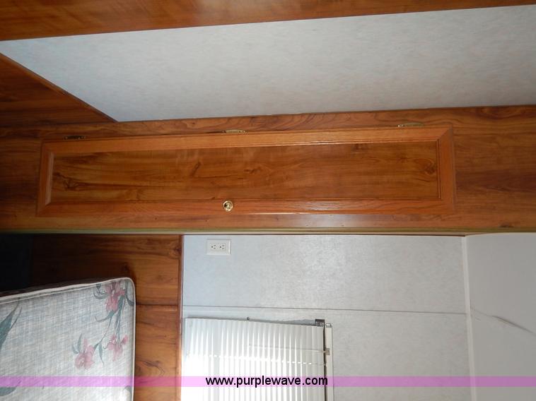 image for item J3943 1995 Layton Skyline 25' camper