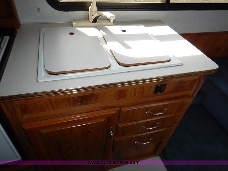 image for item J3943 1995 Layton Skyline 25' camper