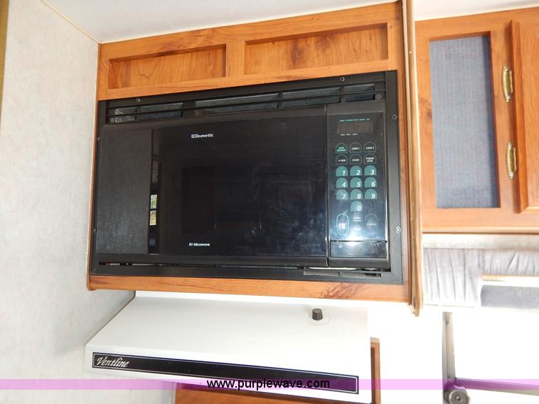 image for item J3943 1995 Layton Skyline 25' camper